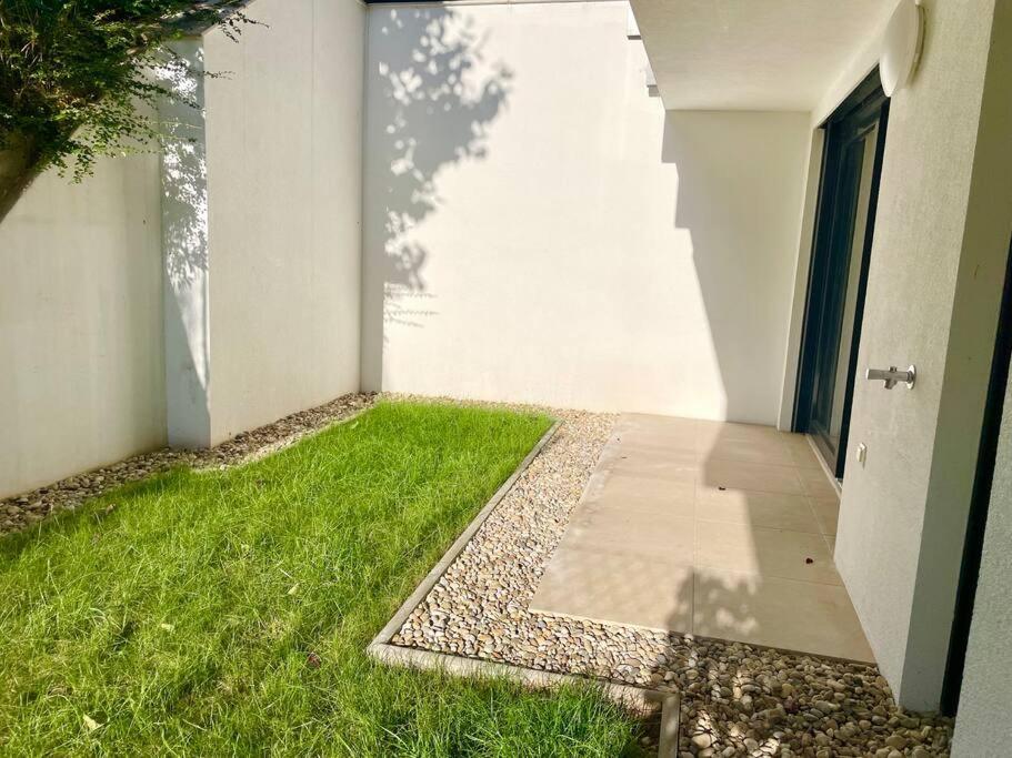 Appartement Stylish Modern Flat With Garden Wenen